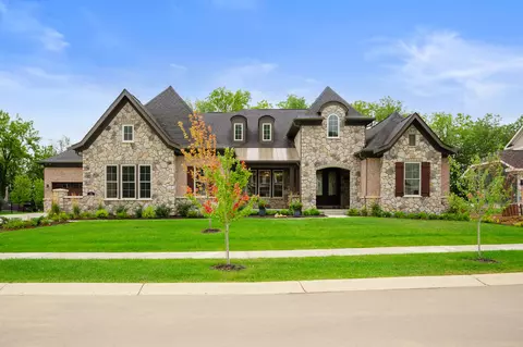 51 Chatham Brook Dr, Westfield, IN 46074
