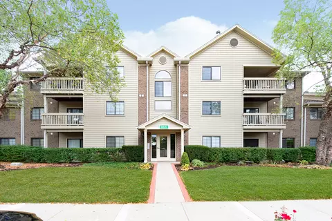 8820 Yardley Ct #102, Indianapolis, IN 46268
