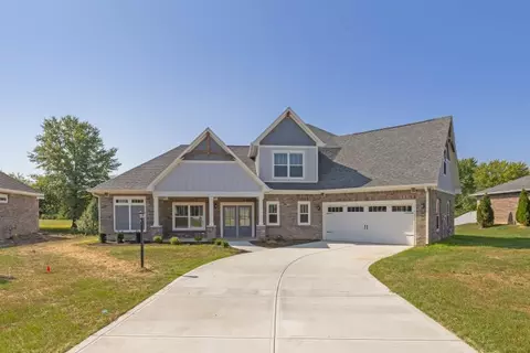 210 Saundra Dr, Fortville, IN 46040
