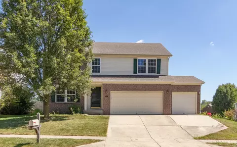 1271 White Ash Dr, Greenwood, IN 46143