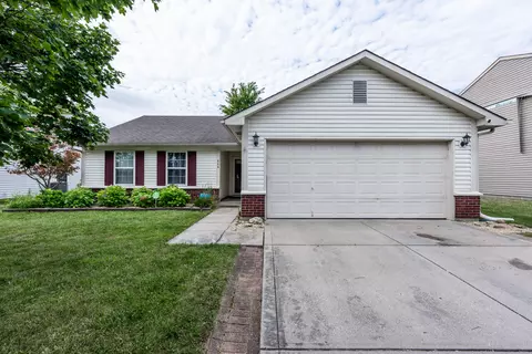 868 Hollowood Ln, Avon, IN 46123