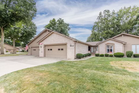 611 Ironwood Ln, Anderson, IN 46011