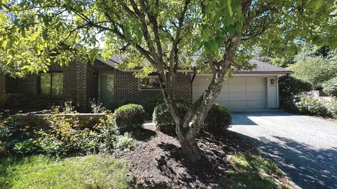 4135 Mimosa Dr, Columbus, IN 47201
