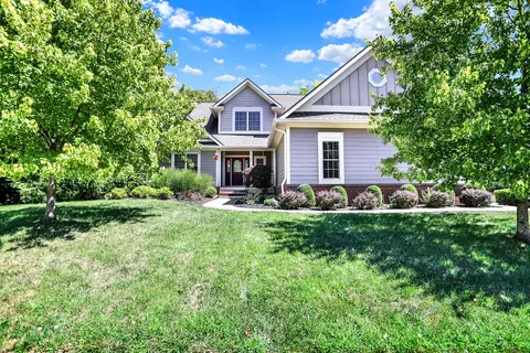 6521 Oak Hollow Cir, Indianapolis, IN 46236