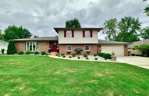 739 Mount Rainier Dr, Indianapolis, IN 46217