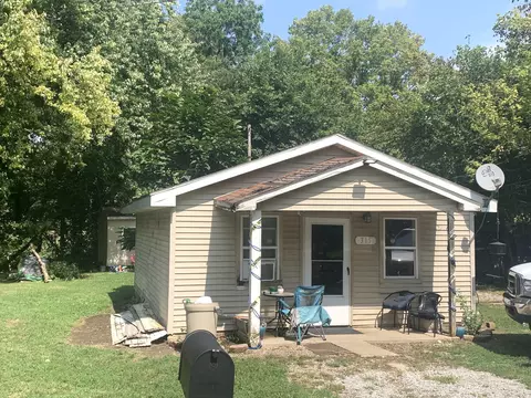 313-317 W Van Buren St, Veedersburg, IN 47987