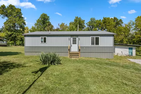 5035 Lakeside Dr, Cloverdale, IN 46120