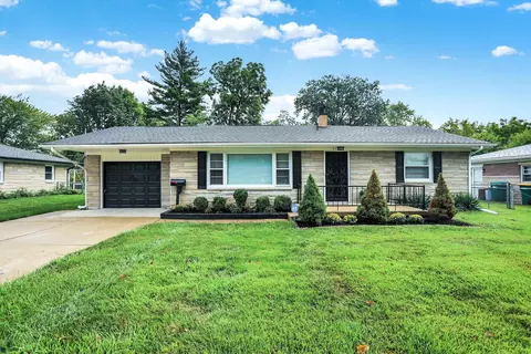 333 Brookside Ln, Plainfield, IN 46168