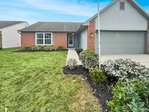 4817 Oakforge Dr, Indianapolis, IN 46254