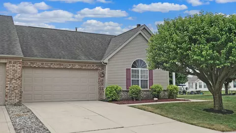 1237 Spencer Dr, Greenwood, IN 46143