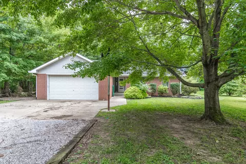 329 W College St, Ladoga, IN 47954