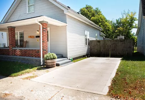607 E Thompson St, Edinburgh, IN 46124 photo 2