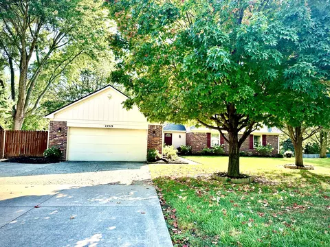 13919 Oak Ridge Rd, Carmel, IN 46032