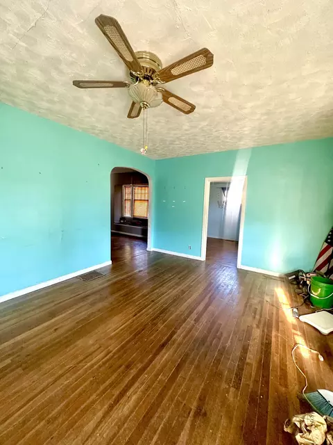 402 E 8th St, Muncie, IN 47302 photo 6