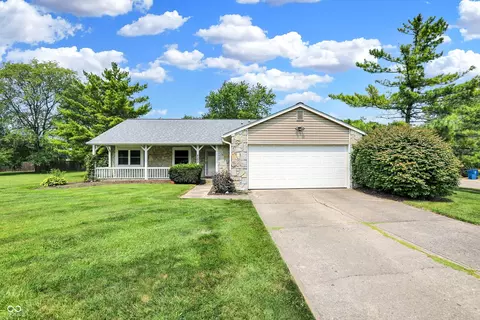 8202 Castle Farms Rd, Indianapolis, IN 46256