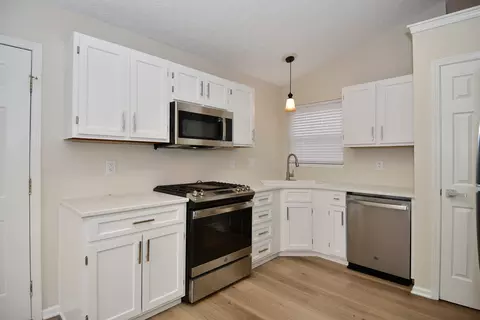 6830 Cherry Blossom East Dr, Fishers, IN 46038 photo 16