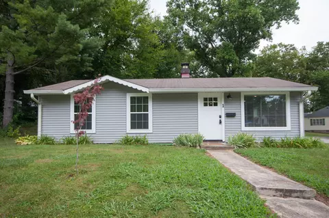 1 E Fairlane Ct, Danville, IN 46122