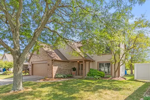8547 Woodstone Way S, Indianapolis, IN 46256