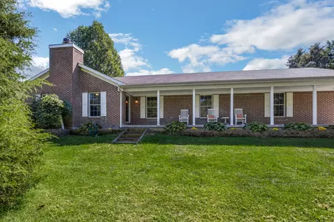 8916 W Thacker Rd, Bloomington, IN 47403