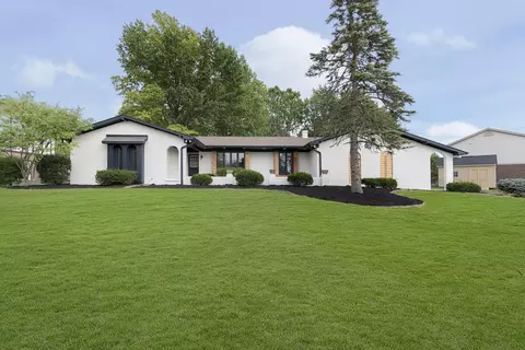 15209 Shoreway East Ct, Carmel, IN 46032