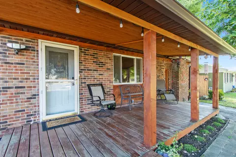 141 Hauser Dr, Hope, IN 47246 photo 3