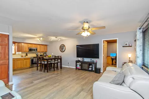 141 Hauser Dr, Hope, IN 47246 photo 6