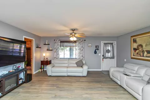 141 Hauser Dr, Hope, IN 47246 photo 5