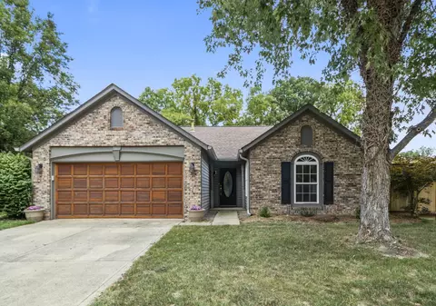 10718 Ashview Dr, Fishers, IN 46038