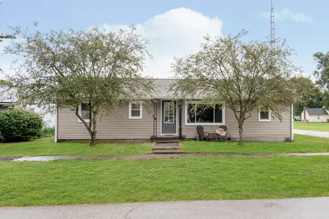 407 S Elm St, Kempton, IN 46049