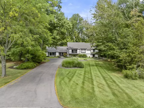 76 Crosstie Ln, Batesville, IN 47006