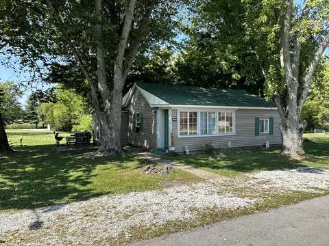 10455 N Vine St, Harmony, IN 47853