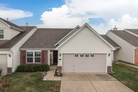 2796 Cadogan Dr, Greenwood, IN 46143