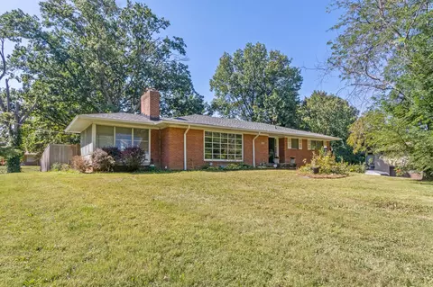 4305 Glencairn Ln, Indianapolis, IN 46226