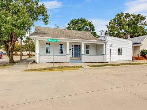 304 E Pennsylvania St, Shelbyville, IN 46176