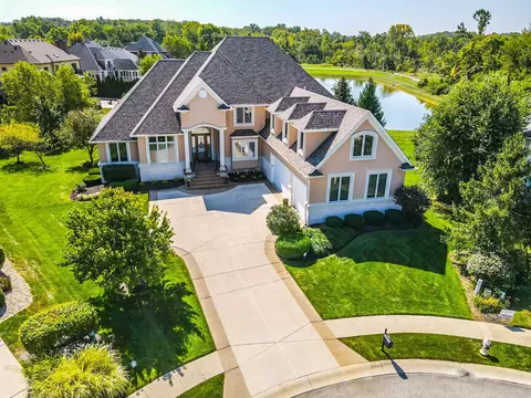 3037 Aldwych Ct, Greenwood, IN 46143