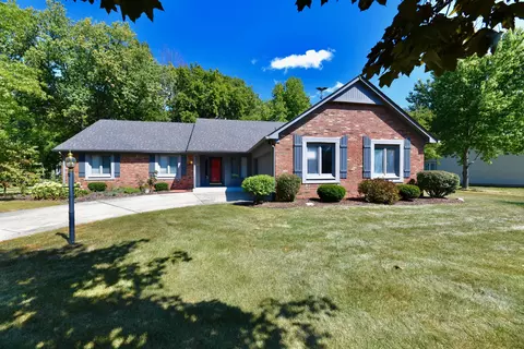 59 Chesterfield Dr, Noblesville, IN 46060