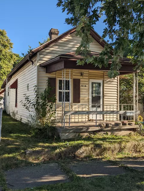 516 W 9th St, Connersville, IN 47331