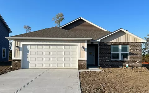 1466 Fleming Dr, Greenfield, IN 46140