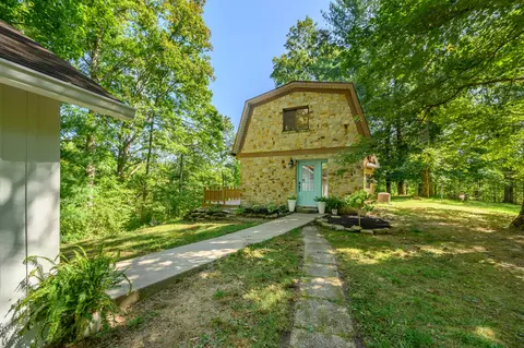 2682 Greasy Creek Rd, Nashville, IN 47448