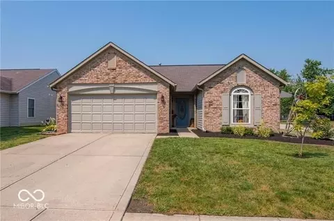 6760 Lexington Cir, Zionsville, IN 46077
