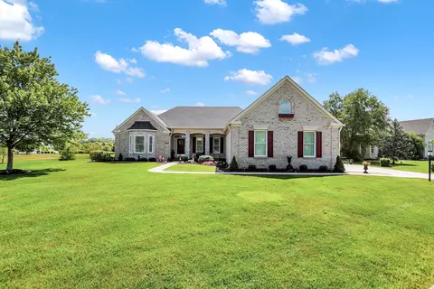 2485 Dawn Ridge Dr, Westfield, IN 46074