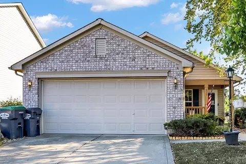 627 Rocky Meadow Dr, Greenwood, IN 46143