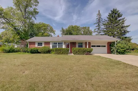110 Carmelview Dr, Carmel, IN 46032