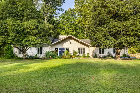 10032 Cedar Ridge Dr, Carmel, IN 46032
