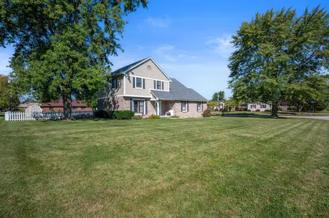 8781 Carriage Ln, Pendleton, IN 46064 photo 2