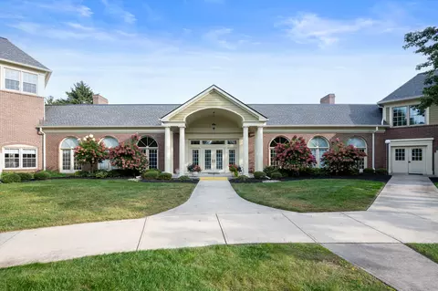 7601 Newport Bay Dr #114, Indianapolis, IN 46240