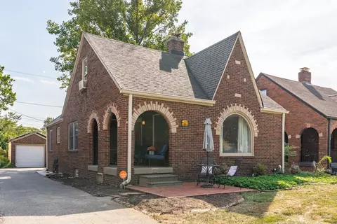 5245 E 9th St, Indianapolis, IN 46219