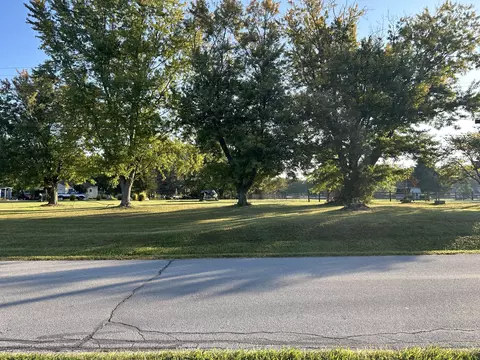 1188 E Santee Dr, Greensburg, IN 47240