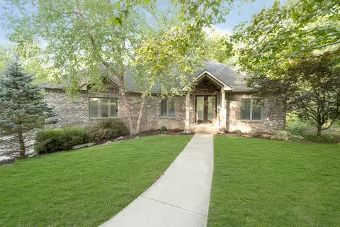 6685 Royal Ln, Avon, IN 46123
