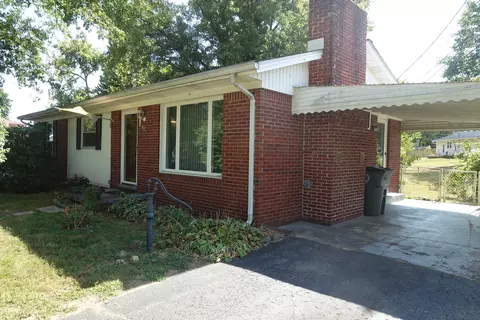 714 Brookhaven Dr, Seymour, IN 47274